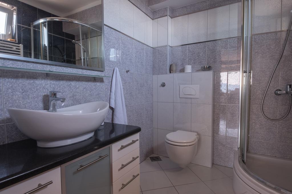 Private Penthouse Djurasevic Apartment Sveti Stefan Ngoại thất bức ảnh